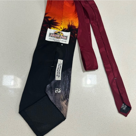 Vintage Jurassic park brachiosaurus 100% Italian silk tie - Picture 10 of 16